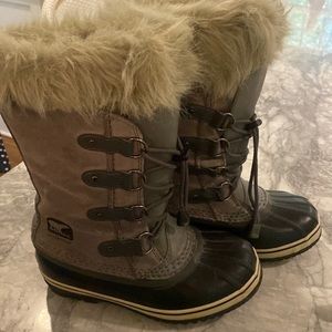 Grey sorel boots Joan of Arctic size 3